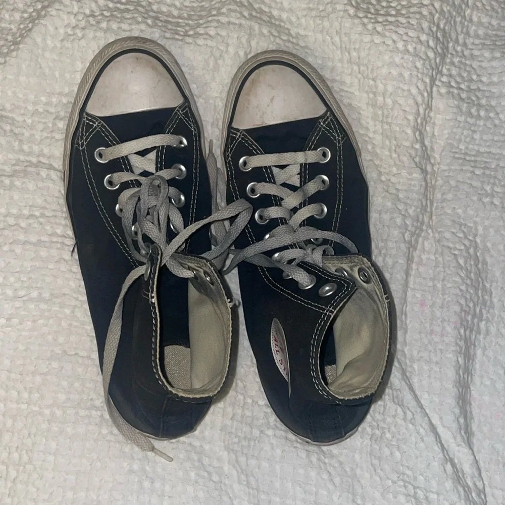 Converse - Picture 1 of 3